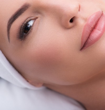 Six Mondes de Beauté, Maquillage semi-permanent – Sourcils effet poudré, Retouche de maquillage semi-permanent : Sourcils, Maquillage semi-permanent – Lèvres full lips, Maquillage semi-permanent – Cils, Maquillage semi-permanent – Eye liner